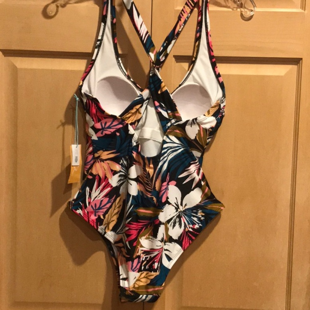 New Kona Sol swimsuit - Picture 3 of 7